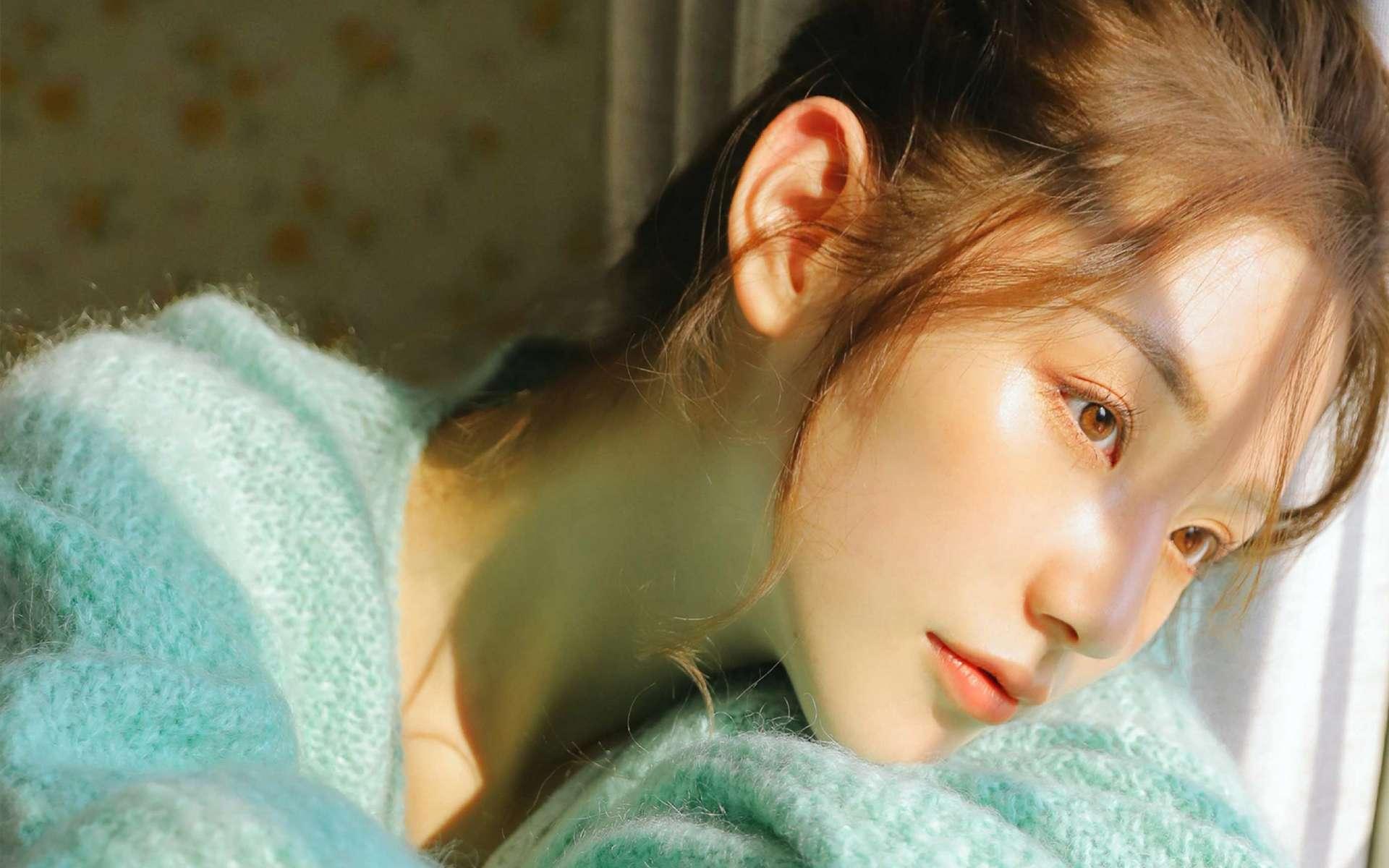 她什么都不知道