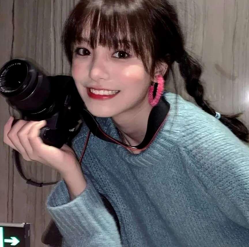 屁股都露出來了