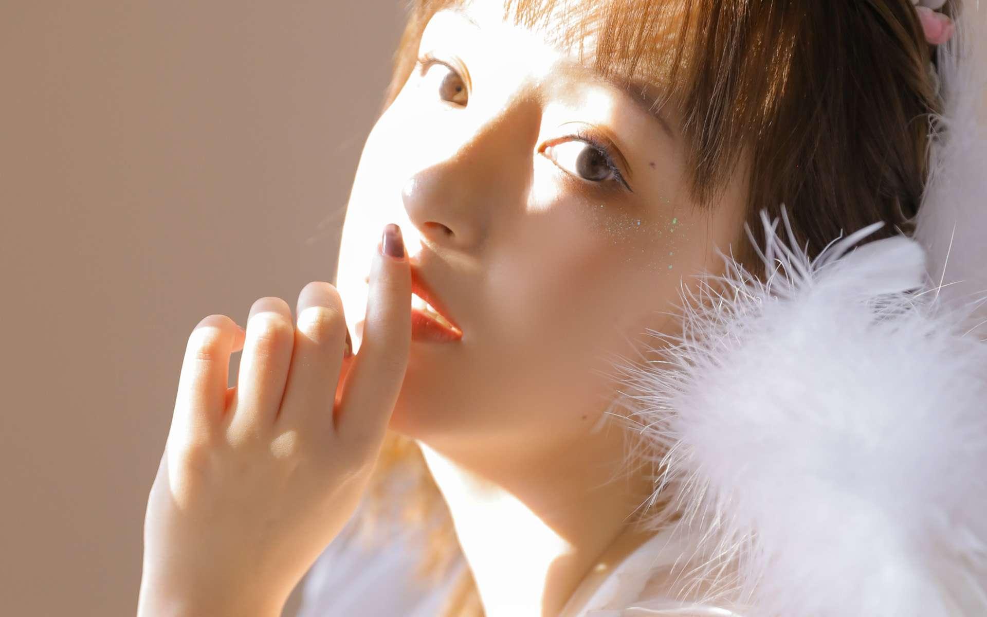 嗯啊边走边做h楼梯的小视频