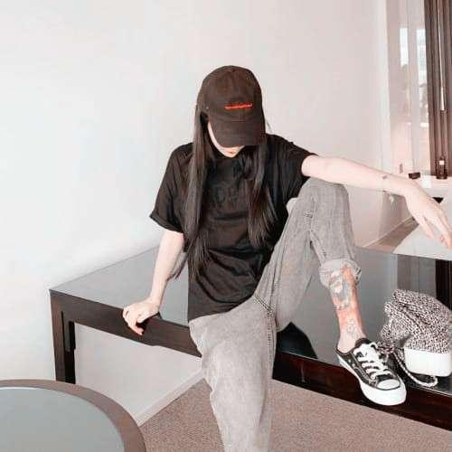 看在小郡主的面上，我也不想見血