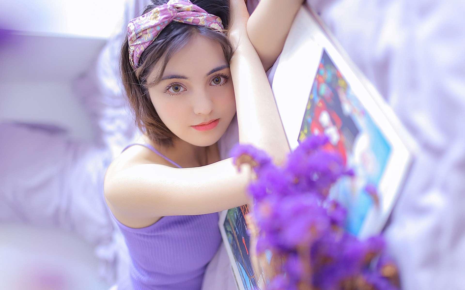 掀起裙子扶着巨物坐下去