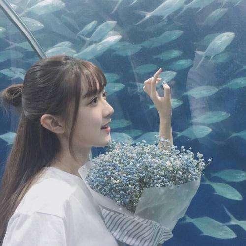 揉我胸啊嗯~出水了描述