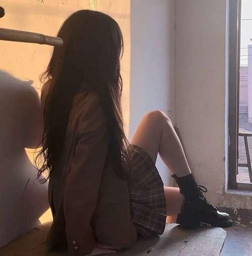 顧雨澤開(kāi)車(chē)撞她