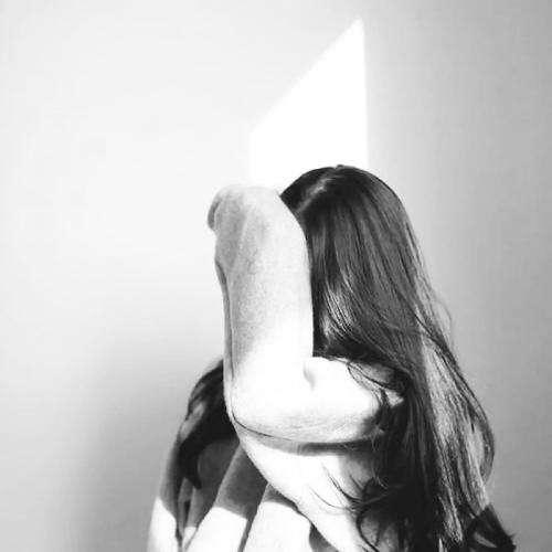 誰(shuí)都不見(jiàn)