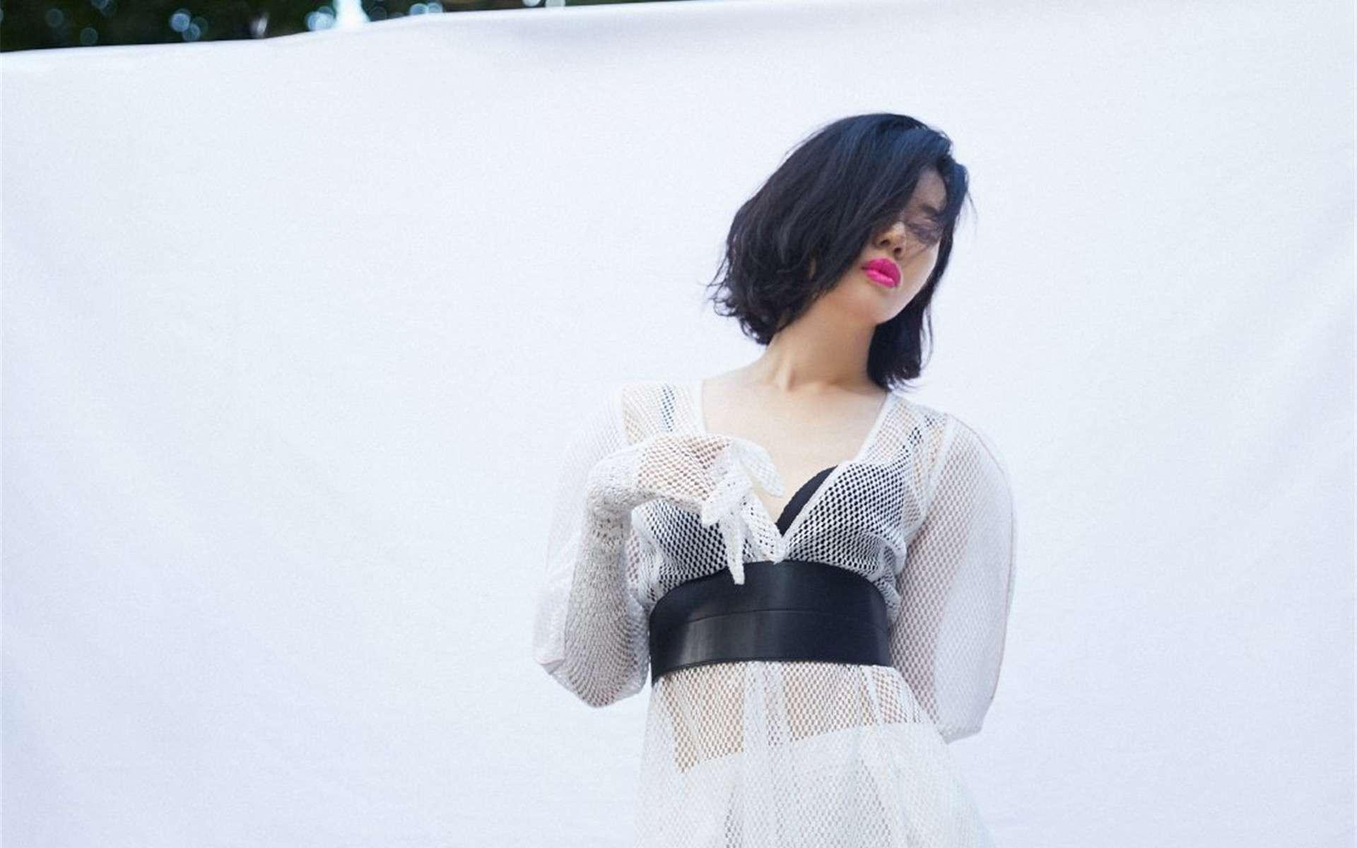 被主人调教边c边打屁股桃子