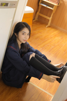 陳歌推著兩車游客走了出來(lái)