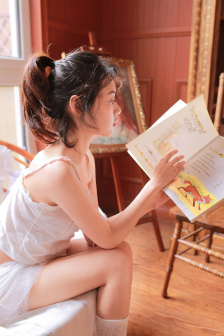 恍如隔世再相見，盡數(shù)過往情意綿