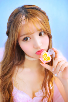 郁藍溪自曝身份