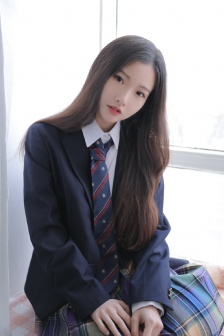 她是大樹(shù)，我是依附著大樹(shù)的藤蔓