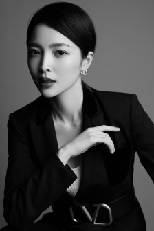 她不是溫柔無害之人