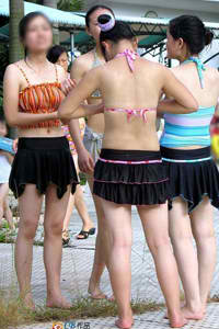 男衛(wèi)生間里的女人！