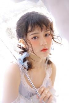 哪來的牧師？！