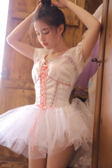 我看她很不爽！